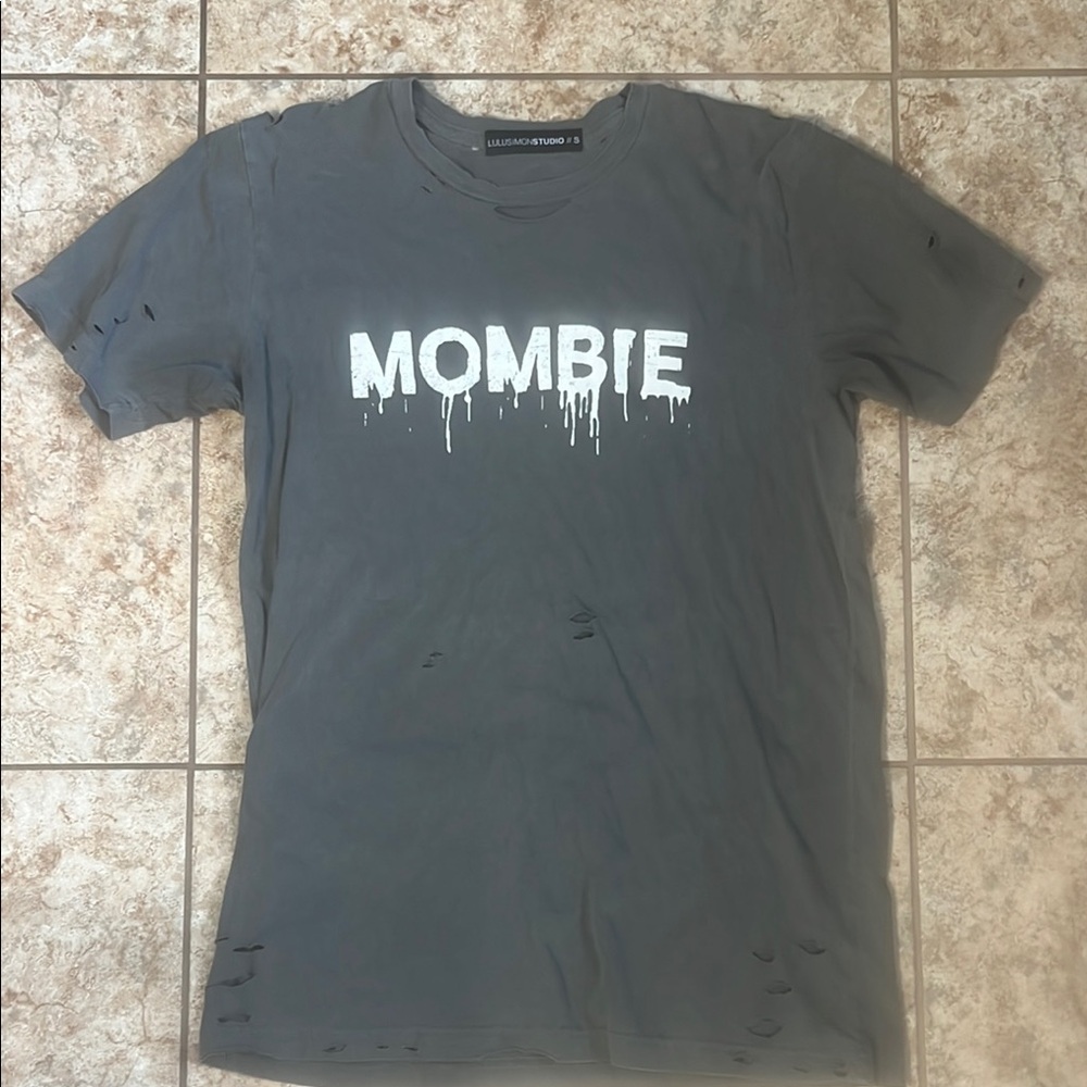 “MOMBIE” Halloween Gray Distressed Graphic T-Shirt